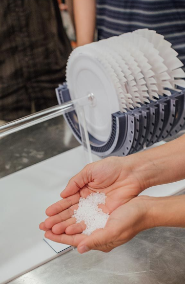 El sistema Malta funciona como una bomba de calor, almacenando la electricidad en forma de calor en sal fundida