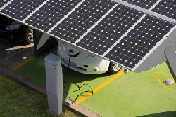  El futuro de las instalaciones de autoconsumo: pérgolas fotovoltaicas que integran recarga de vehículos eléctricos